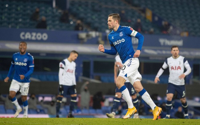 队调整战术 队调整战术